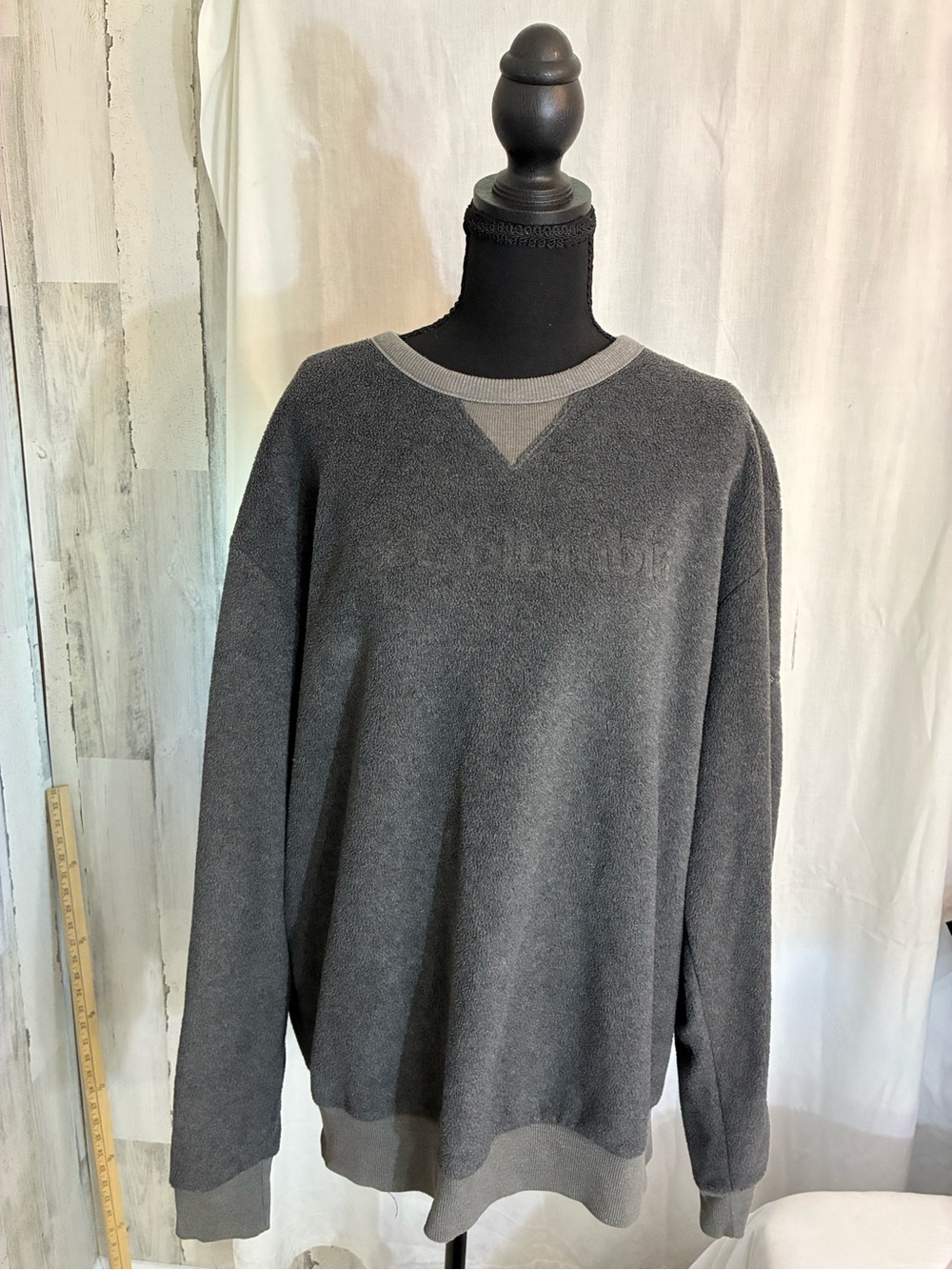 Men's Charcoal Crewneck fleece  - Classic Everyday Staple mens sz L